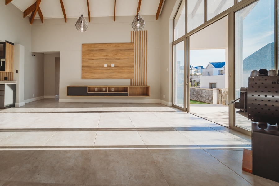 4 Bedroom Property for Sale in Kingswood Golf Estate Western Cape